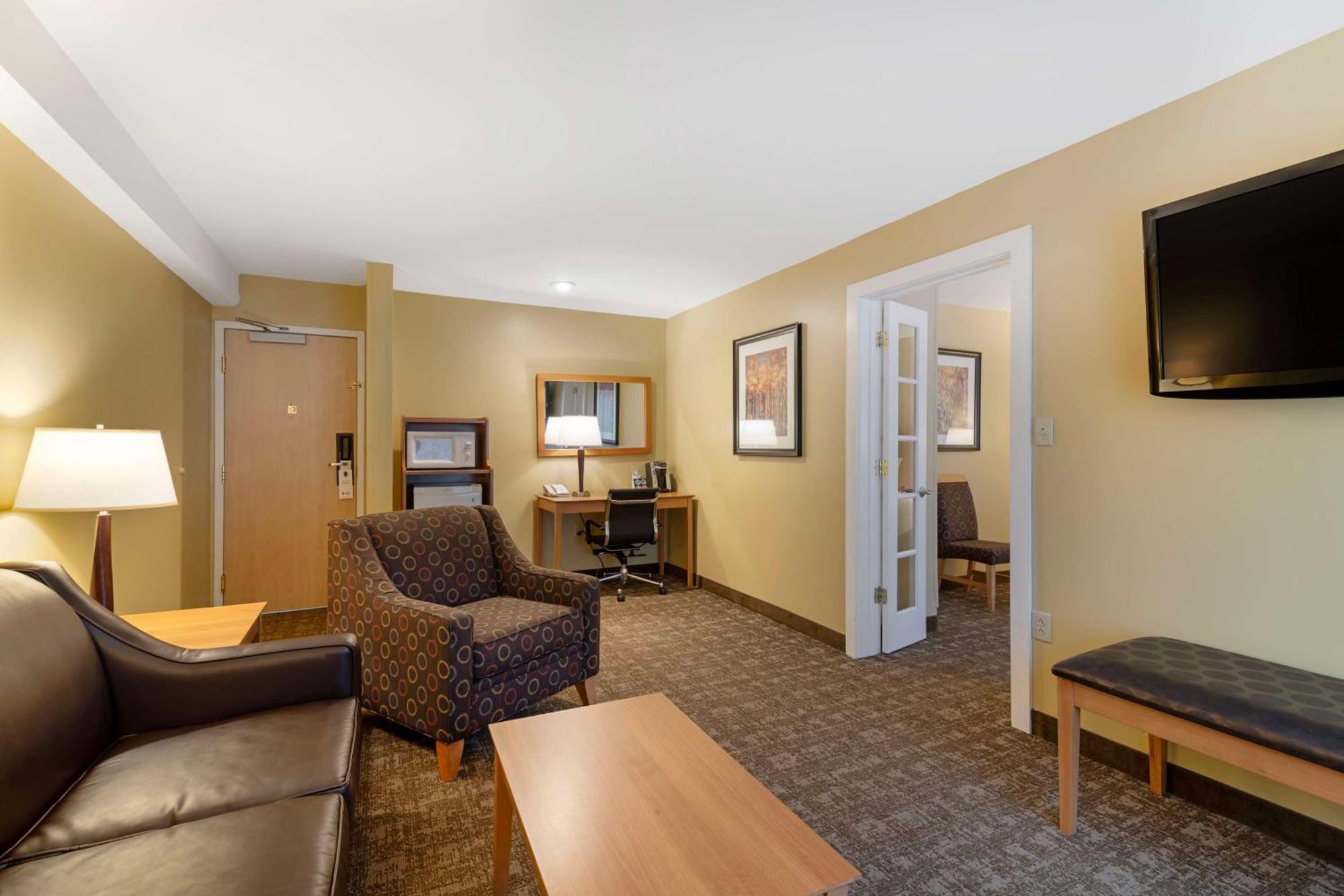 Best Western Plus Windjammer Inn & Conference Center Burlington Exterior foto