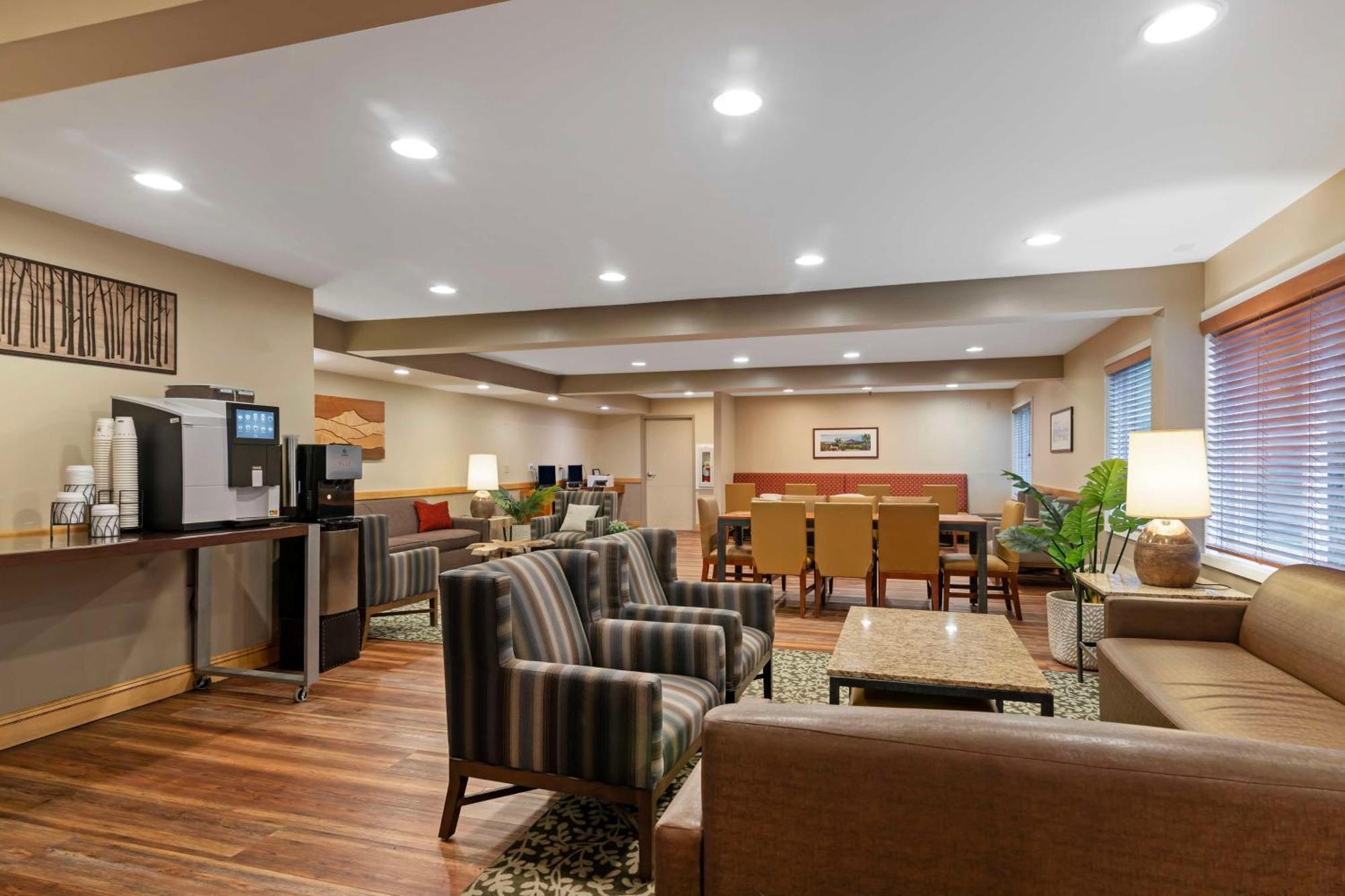 Best Western Plus Windjammer Inn & Conference Center Burlington Exterior foto